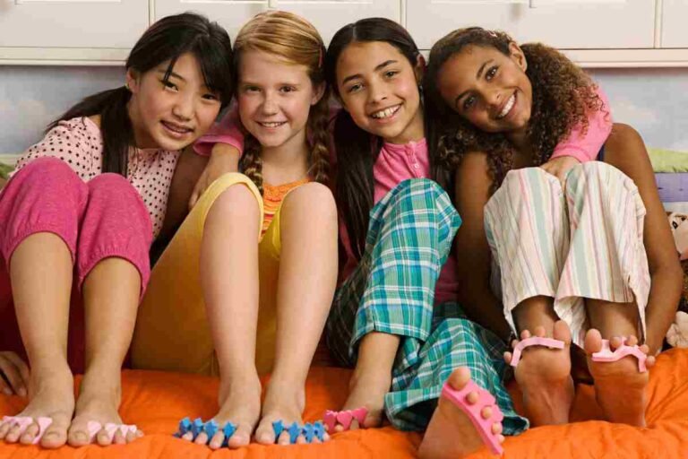 11 Entertaining Sleepover Games for the Best Ever Slumber Party