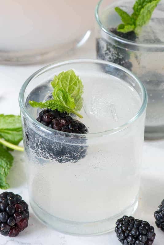 Lemonade-Prosecco-Punch
