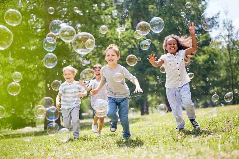 We Love These Tips from Parents for Free Things to Do in the Summer with Kids