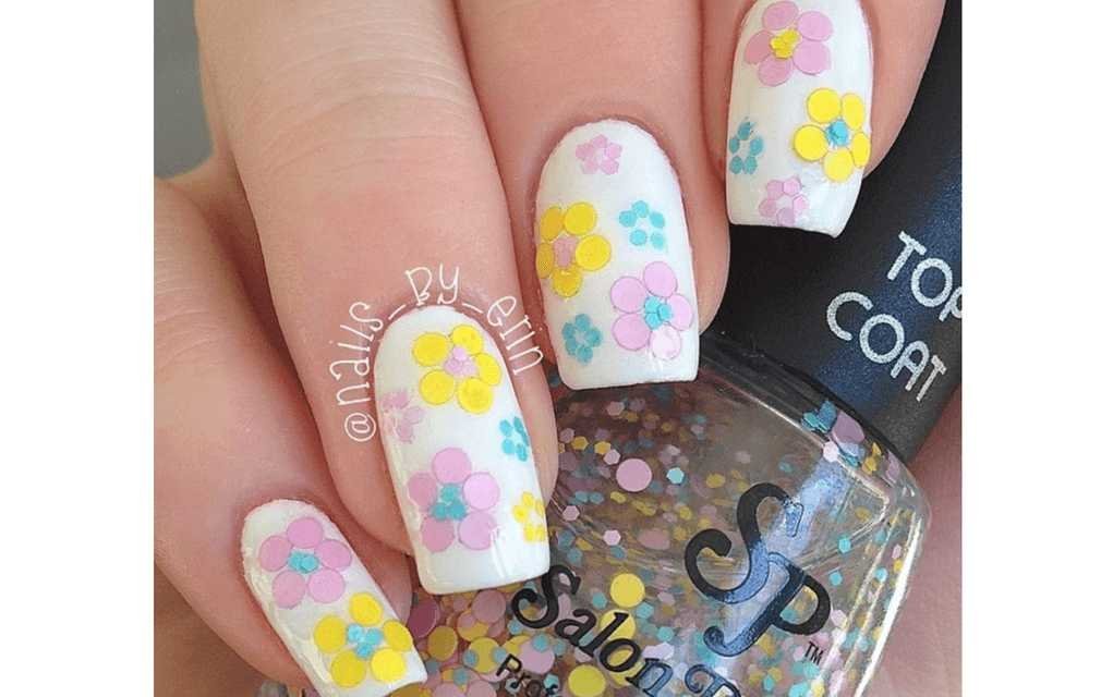 Summer nails flower power
