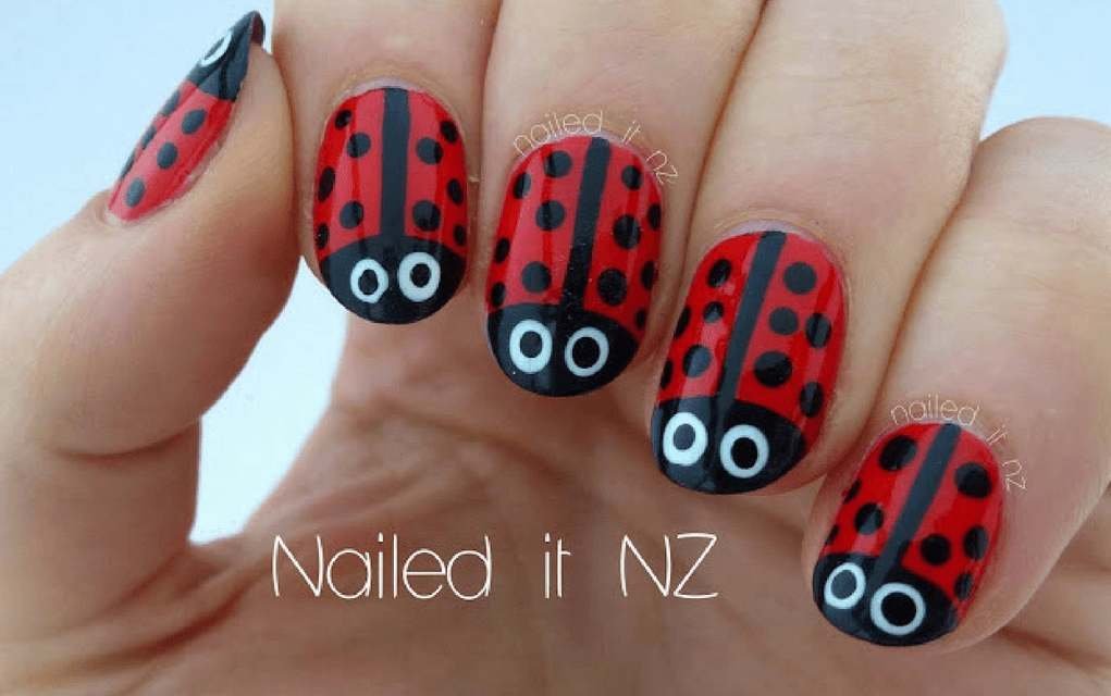 Summer-nails-ladybird design