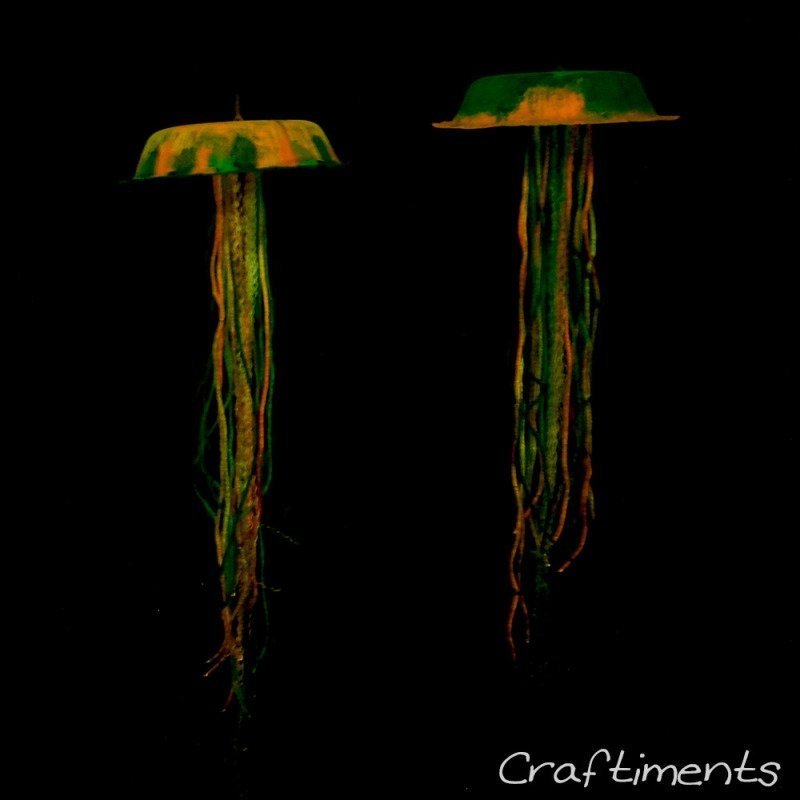 glow in the dark jellyfish craft