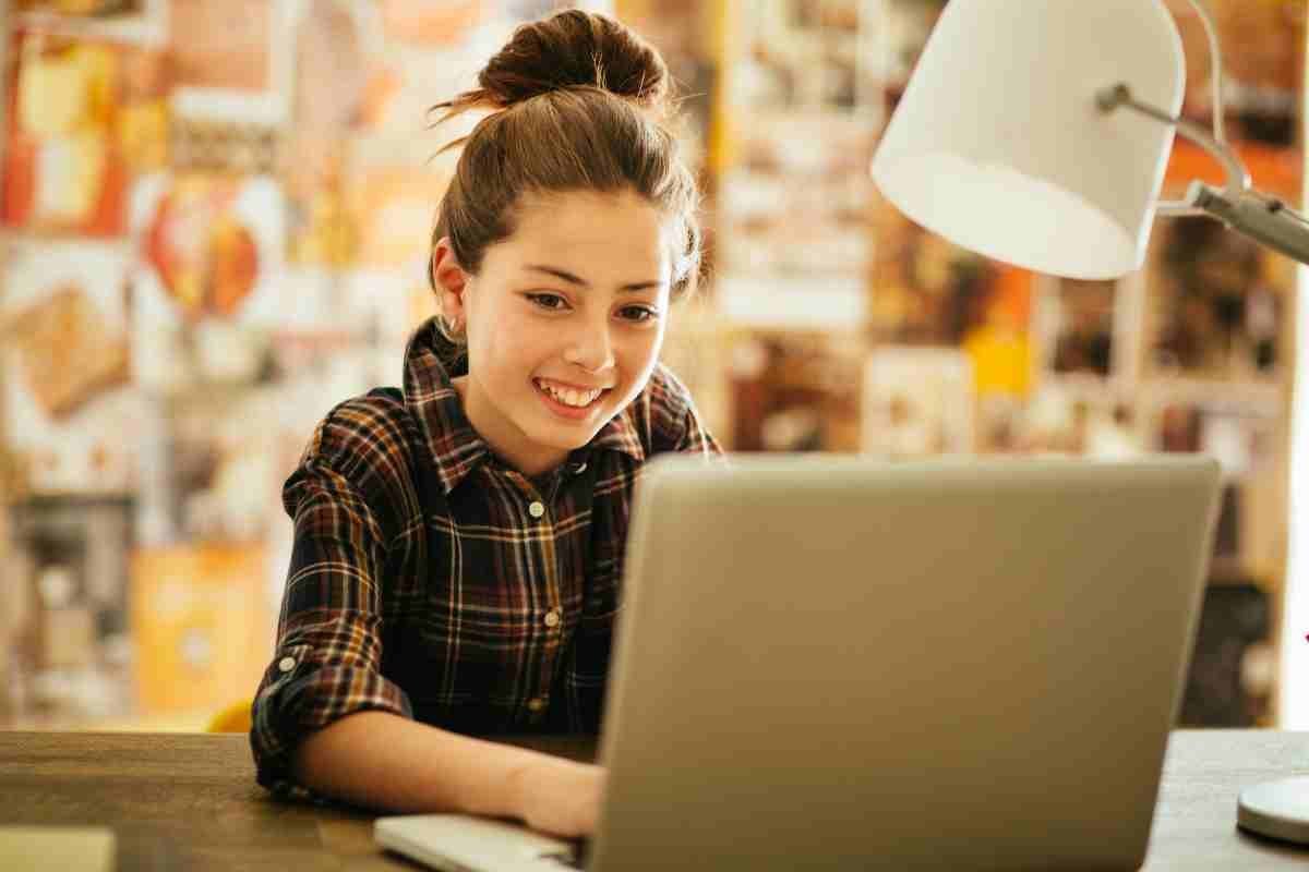 teen learning to type